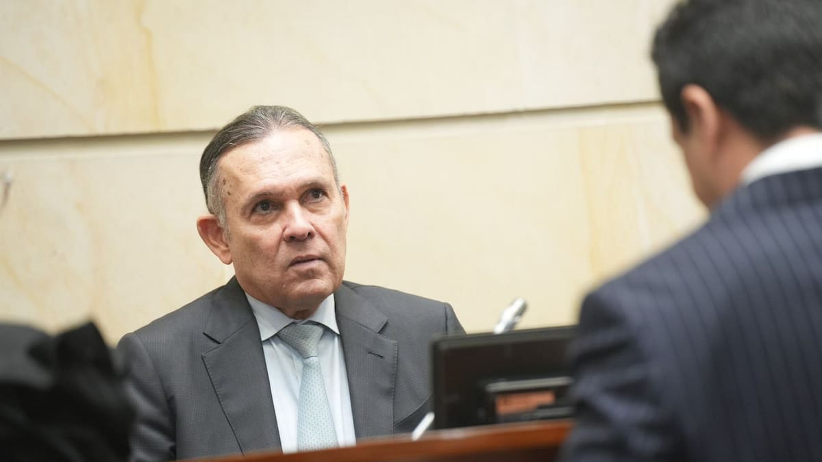 “No veo hechos que justifiquen esta medida”: Efraín Cepeda a Petro por la conmoción interior