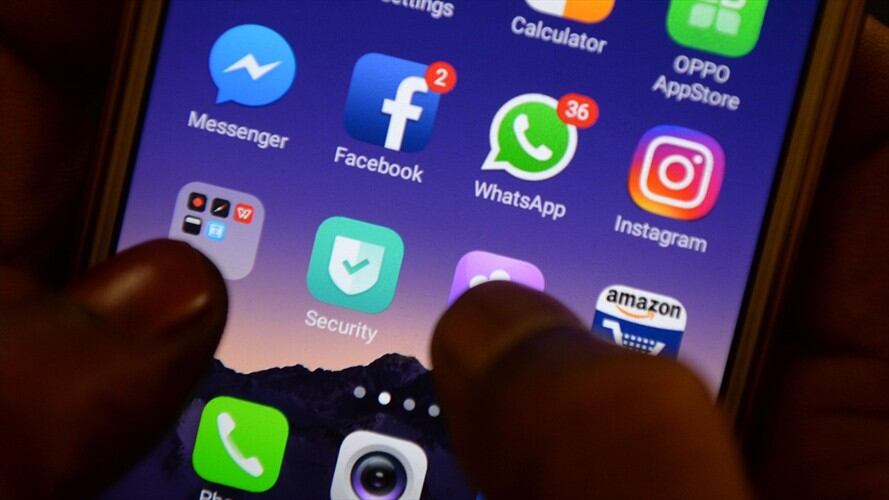 WhatsApp también permitirá asociar cuentas de Facebook, Instagram y Messenger.. Foto: Getty Images