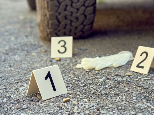 Una mujer habría sido asesinada al interior de un vehículo en Montería. Foto: LEREXIS - Getty Images. Referencia.