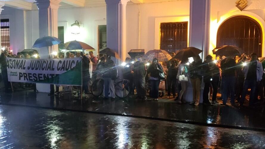 A pesar de las lluvias, ciudadanos protestaron en Popayán . Foto: Carlos Salas