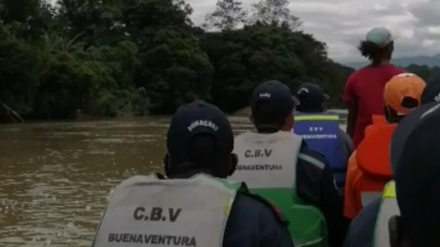 Al parecer, el cuerpo correspondería al de Leonardo Cortés. Organismos de socorro continúan buscando a las otras dos víctimas.. Foto: Cortesía Secretaría de Gestión del Riesgo del Valle del Cauca