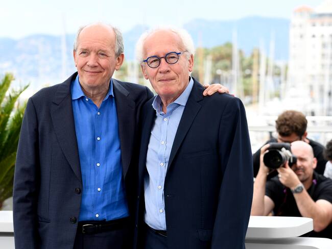 CANNES, FRANCE - MAY 25: (L to R) Directors Luc Dardenne and Jean-Pierre Dardenne attend the photocall for "Tori And Lokita" during the 75th annual Cannes film festival at Palais des Festivals on May 25, 2022 in Cannes, France. (Photo by Gareth Cattermole/Getty Images)
