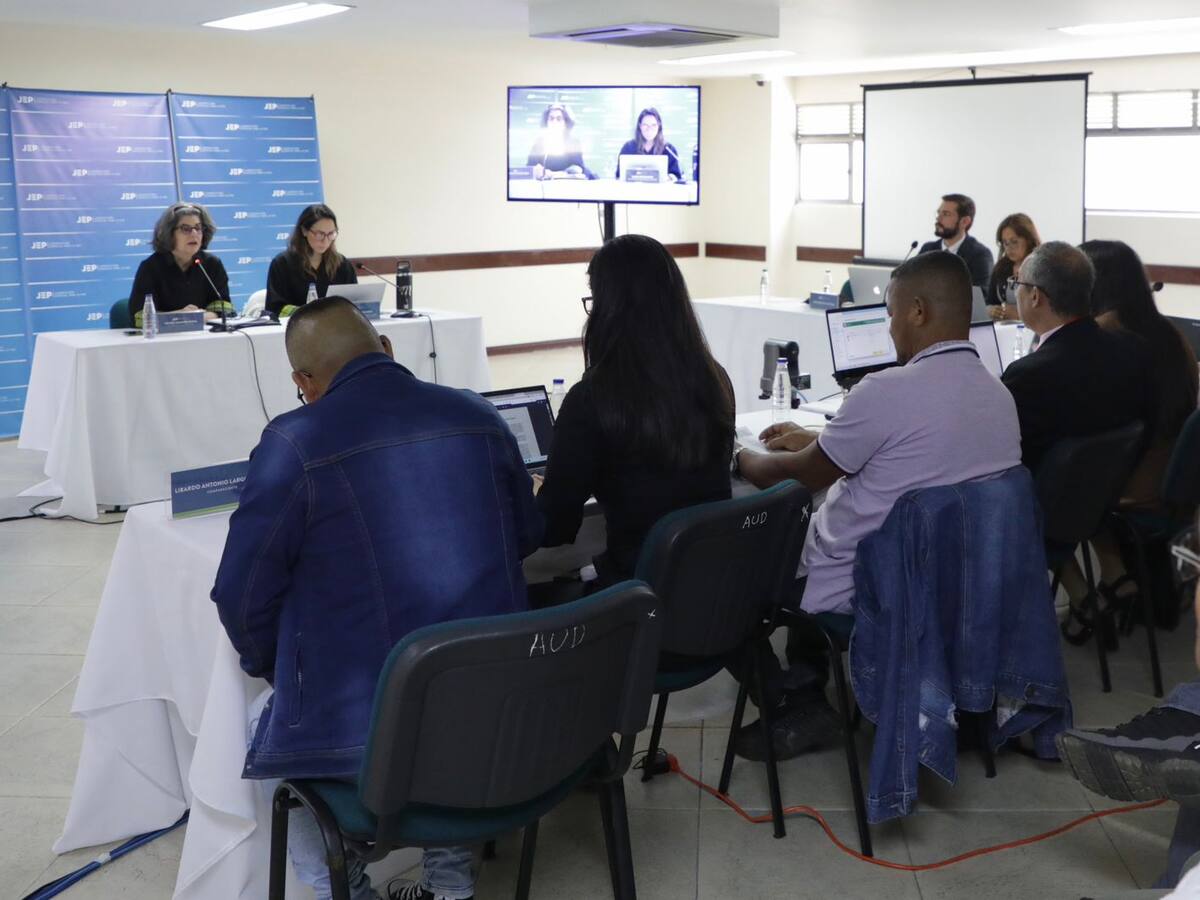 JEP cita a víctimas de Bloque Noroccidental de Farc: calificarán la verdad aportada
