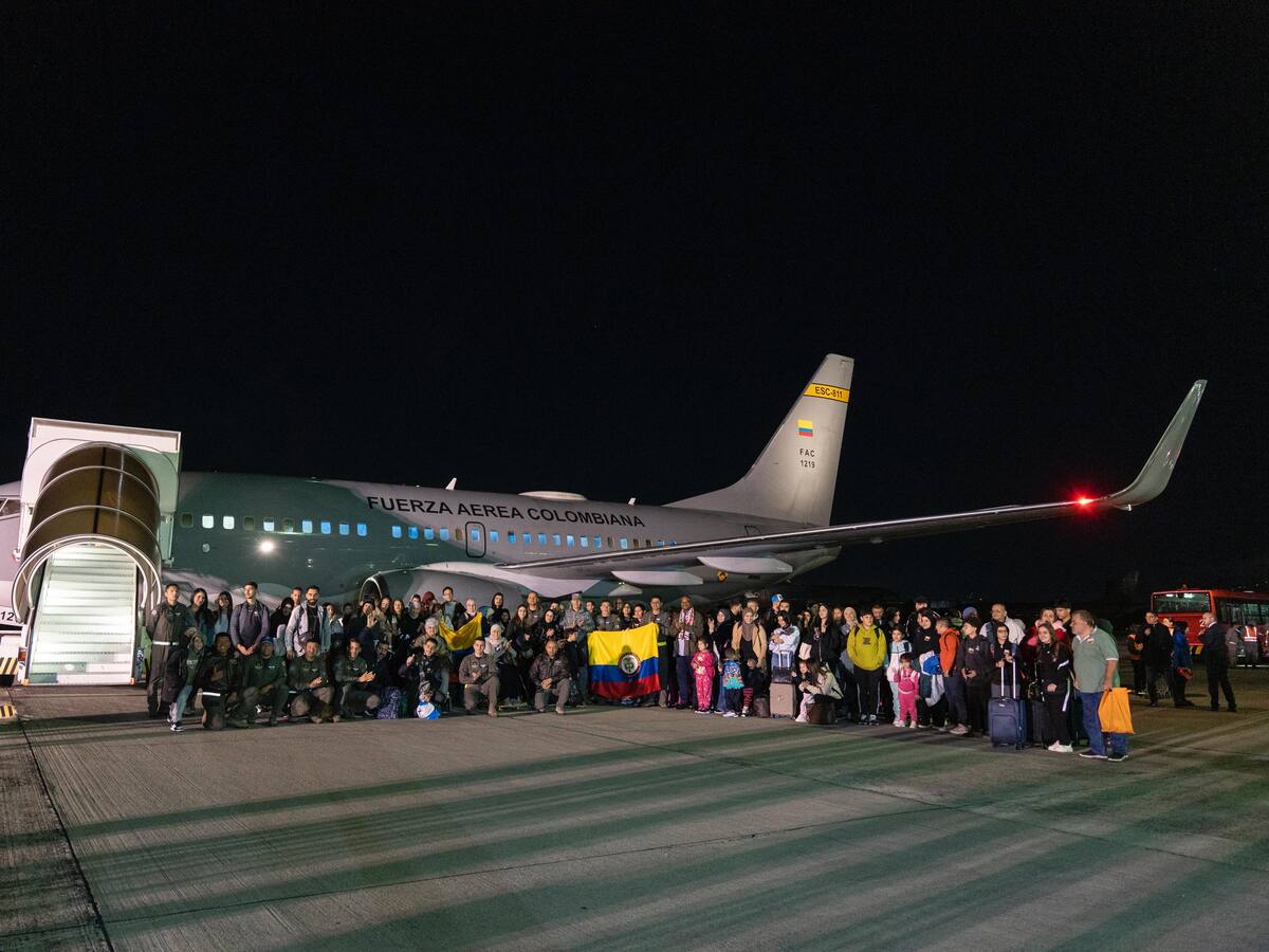 Aterrizó en Bogotá el segundo vuelo humanitario con 105 personas provenientes de El Líbano