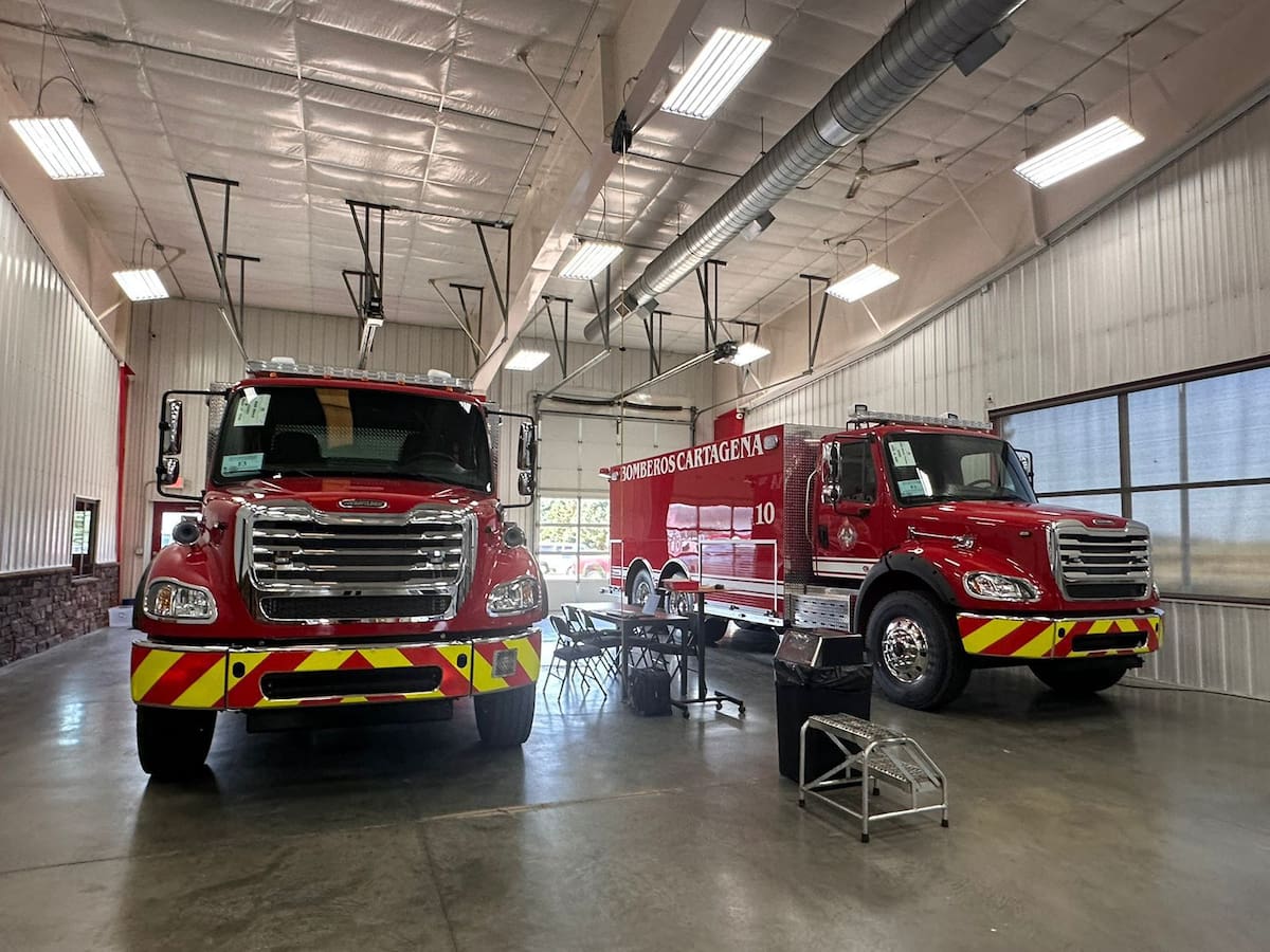 Cuerpo de Bomberos de Cartagena recibió dos nuevas máquinas para fortalecer operaciones