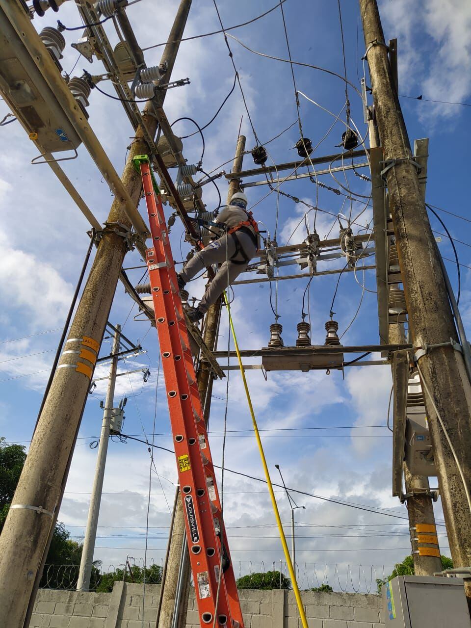 No nos atrevemos a llegar a la zona rural de Córdoba: operarios de la empresa Afinia. Foto: Afinia (referencia).