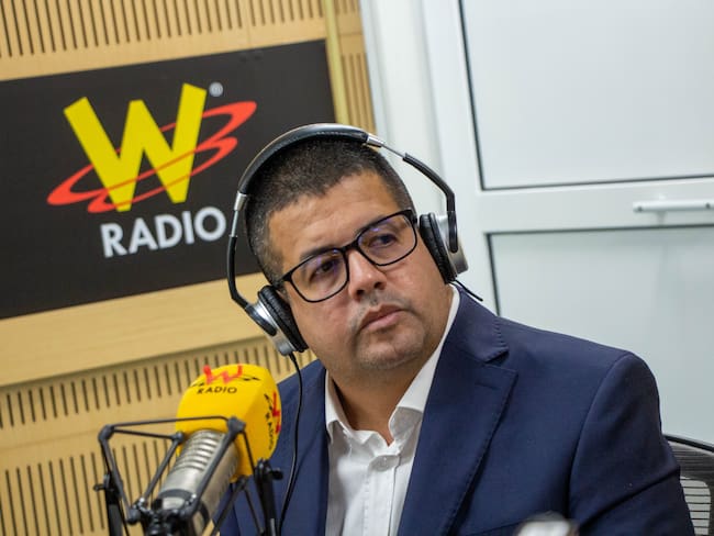 ¿Por qué deportaron de Argentina al exasesor jurídico de Farc? Habla Diego Martínez