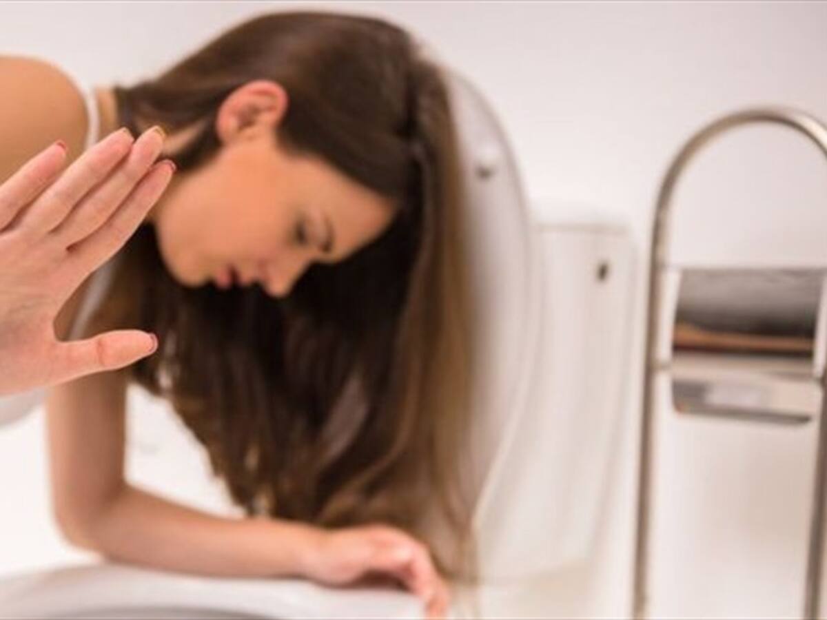 ¿Por qué las autoridades británicas quieren que la gente trine cada vez que vomita?