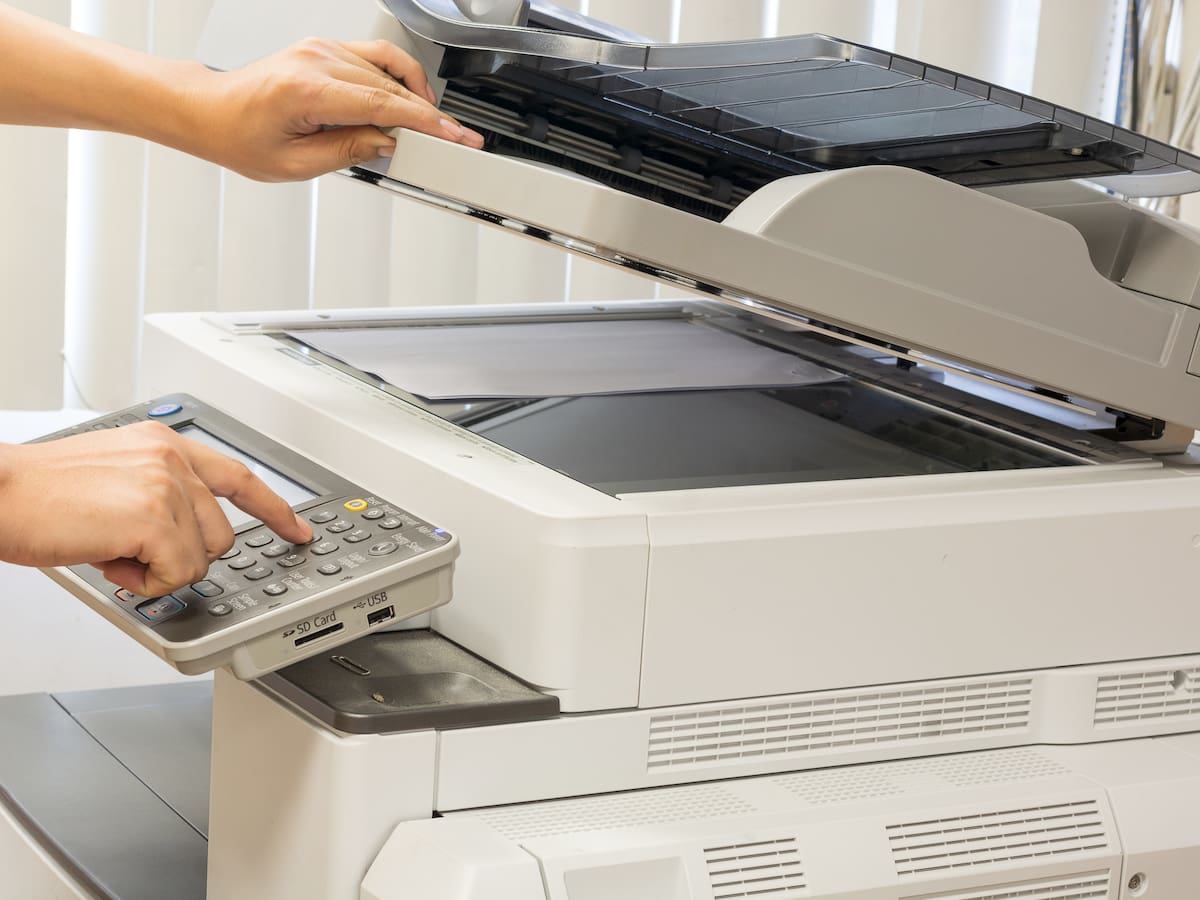 ¿Impreso o imprimido?: RAE explica las diferencias y uso correcto del pretérito perfecto