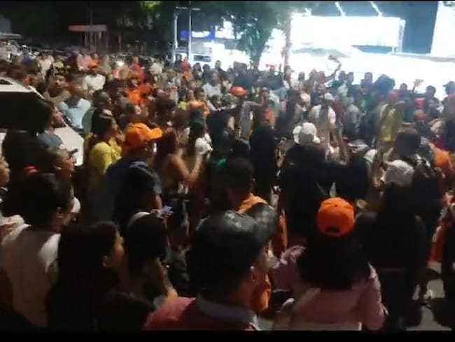 Foto: Protestas a las afueras de la Registraduría en Santa Marta/ Cortesía.