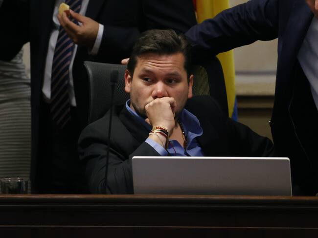Debate: ¿Andrés Calle debe apartarse de la Cámara de Representante ante investigaciones?