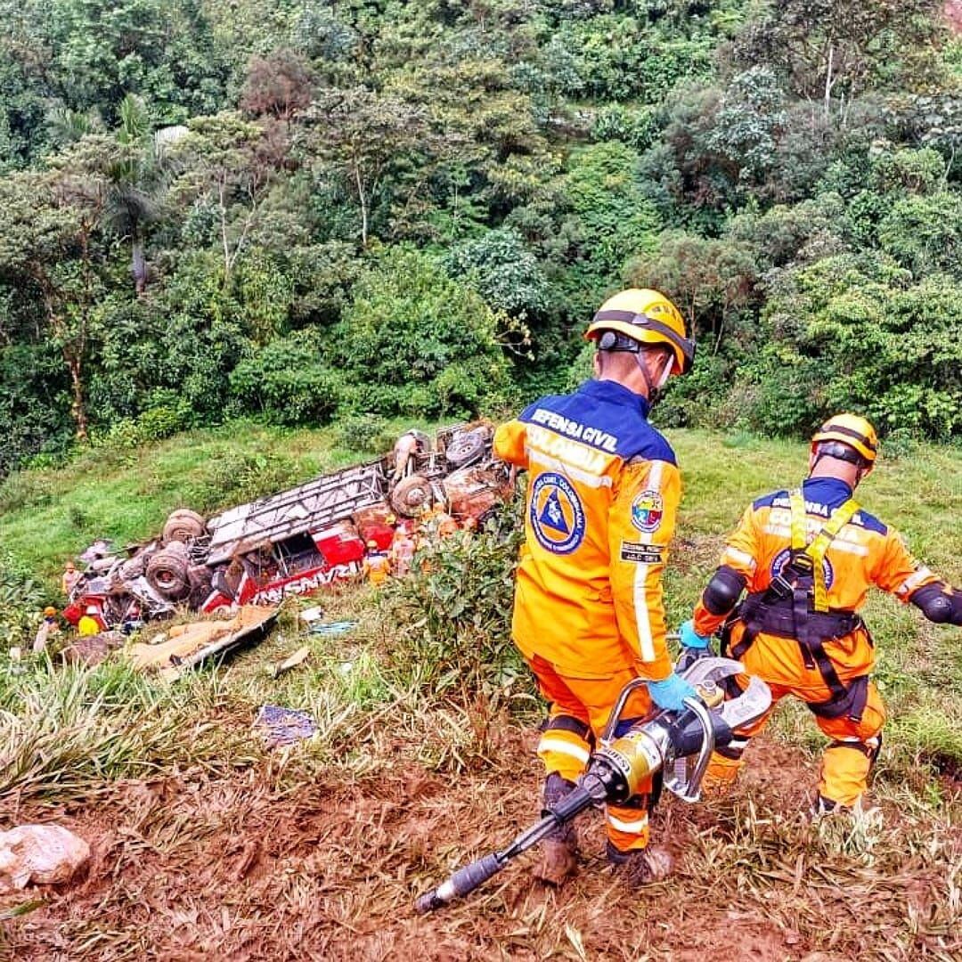 Las autoridades investigan los hechos para definir las causas del accidente. Crédito: Defensa Civil de Colombia.