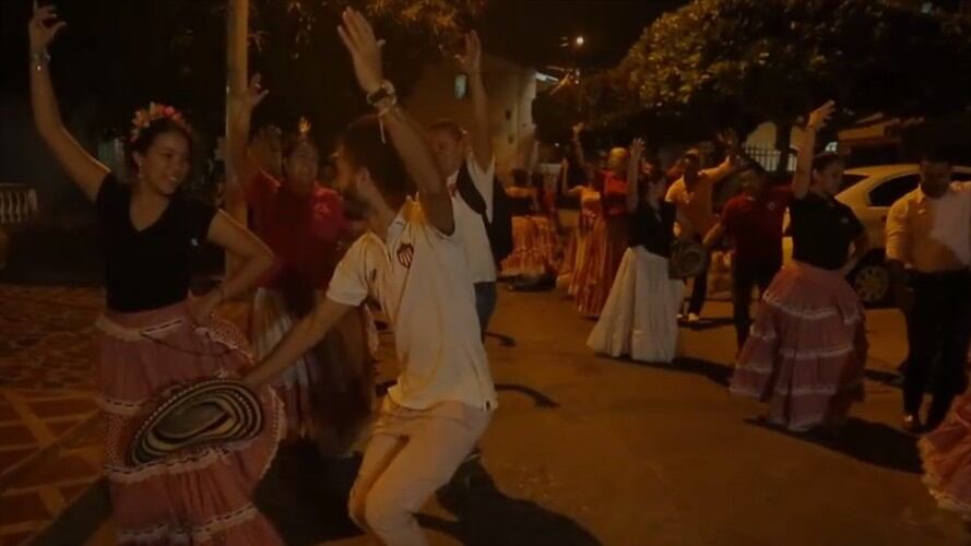 Así se prepara la cumbiamba La Sabrosa para estos 4 días de carnaval. Foto: W Radio