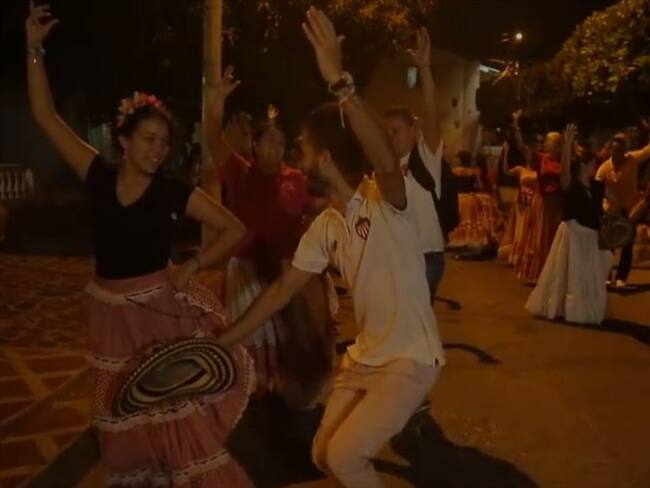 Así se prepara la cumbiamba La Sabrosa para estos 4 días de carnaval. Foto: W Radio