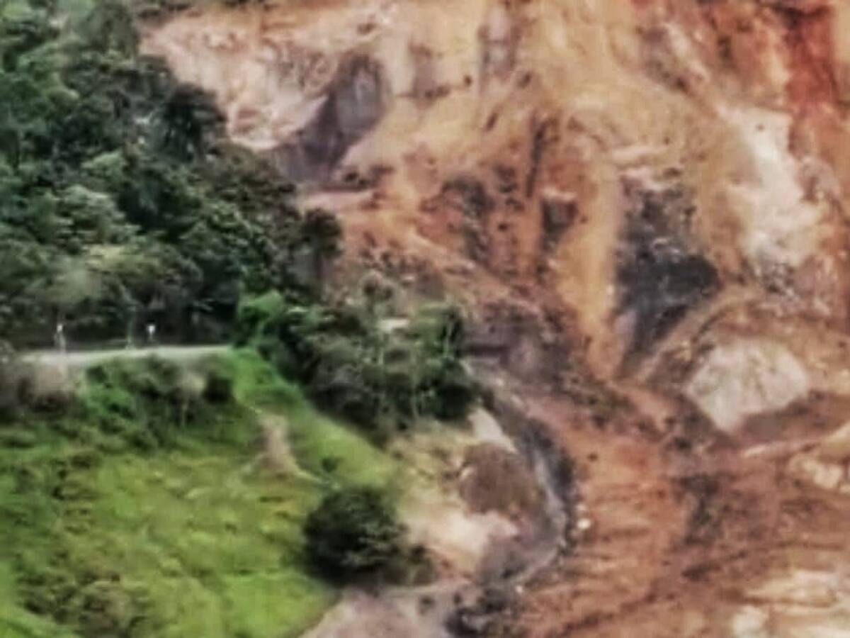 Otro impresionante derrumbe en la zona de emergencia en Rosas, Cauca