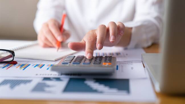 Empresarios aseguraron en Sigue La W que siempre y cuando se cumplan los requisitos, el trámite es sencillo.. Foto: Getty Images