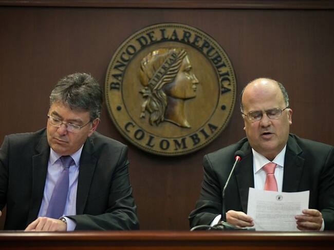 Mauricio Cárdenas, ministro de Hacienda y José Darío Uribe, gerente general del Banco de la República. Foto: Colprensa