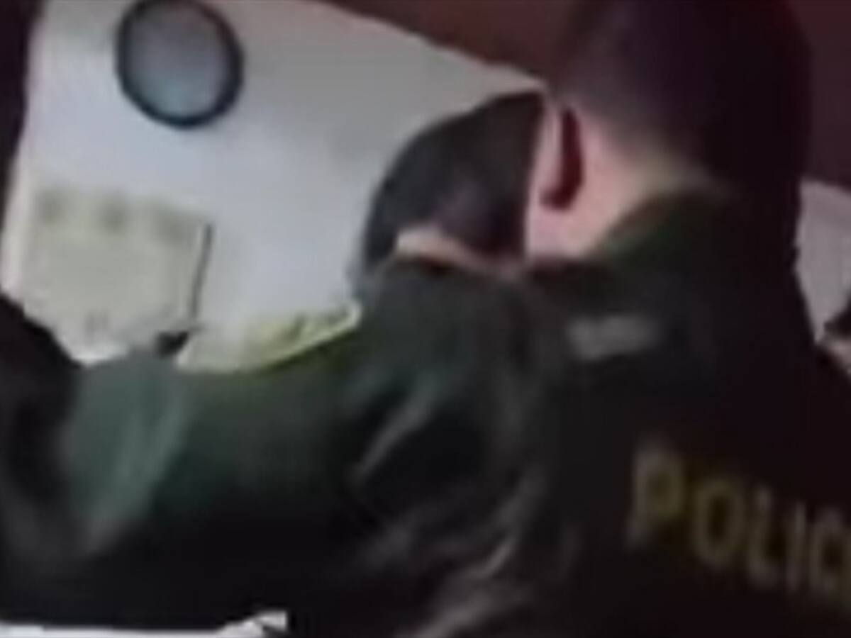 Investigan dos policías que verificaron una fiesta en Ventaquemada y se quedaron bailando