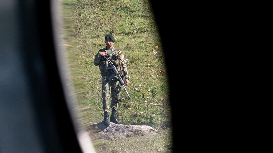 Soldados en retiro como Wilson Benavides, quien padeció la toma de Miraflores hace 23 años, solicitaron que se les incluya en alguna de esas curules. Foto: Getty Images / FABIAN SOMMER