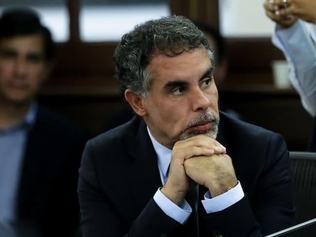 La Sala de Instrucción de la Corte Suprema de Justicia archivó la indagación que adelantaba contra el senador Armando Benedetti por supuestos vínculos con paramilitares. Foto: Colprensa / DIEGO PINEDA