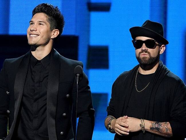 Chino & Nacho consolidan su regreso como dúo con la versión acústica de ‘Raro’