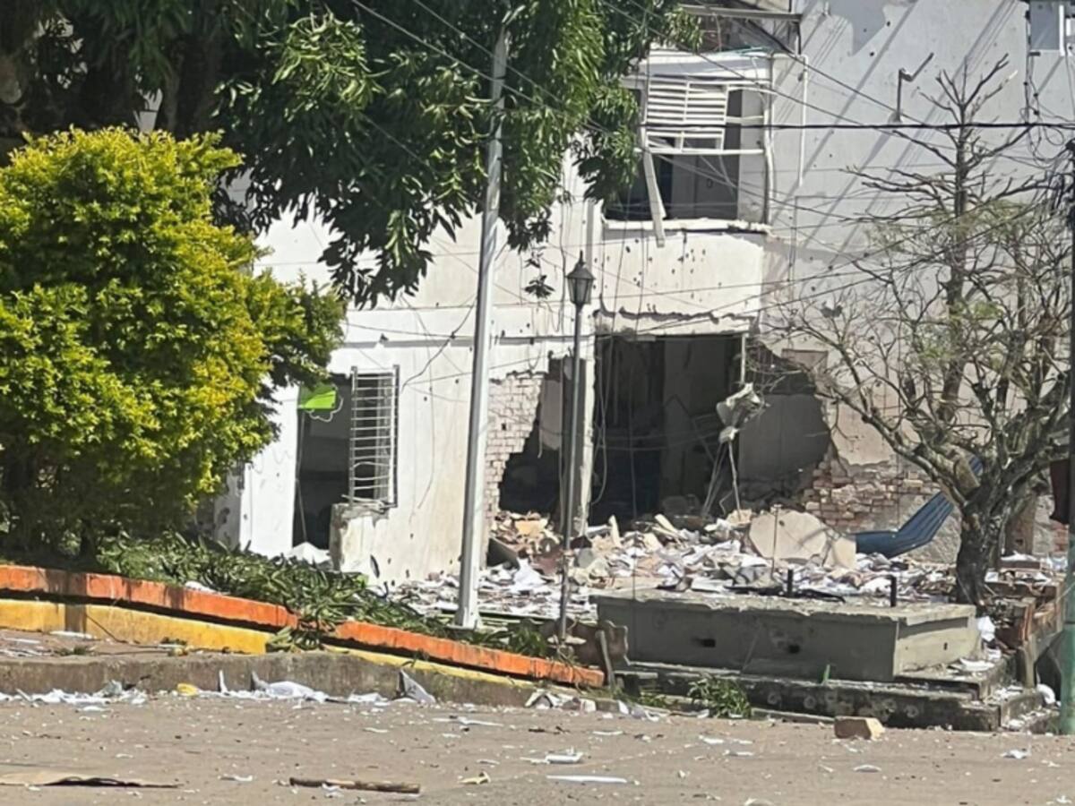 La incursión armada en Buenos Aires, Cauca, dejó dos policías heridos