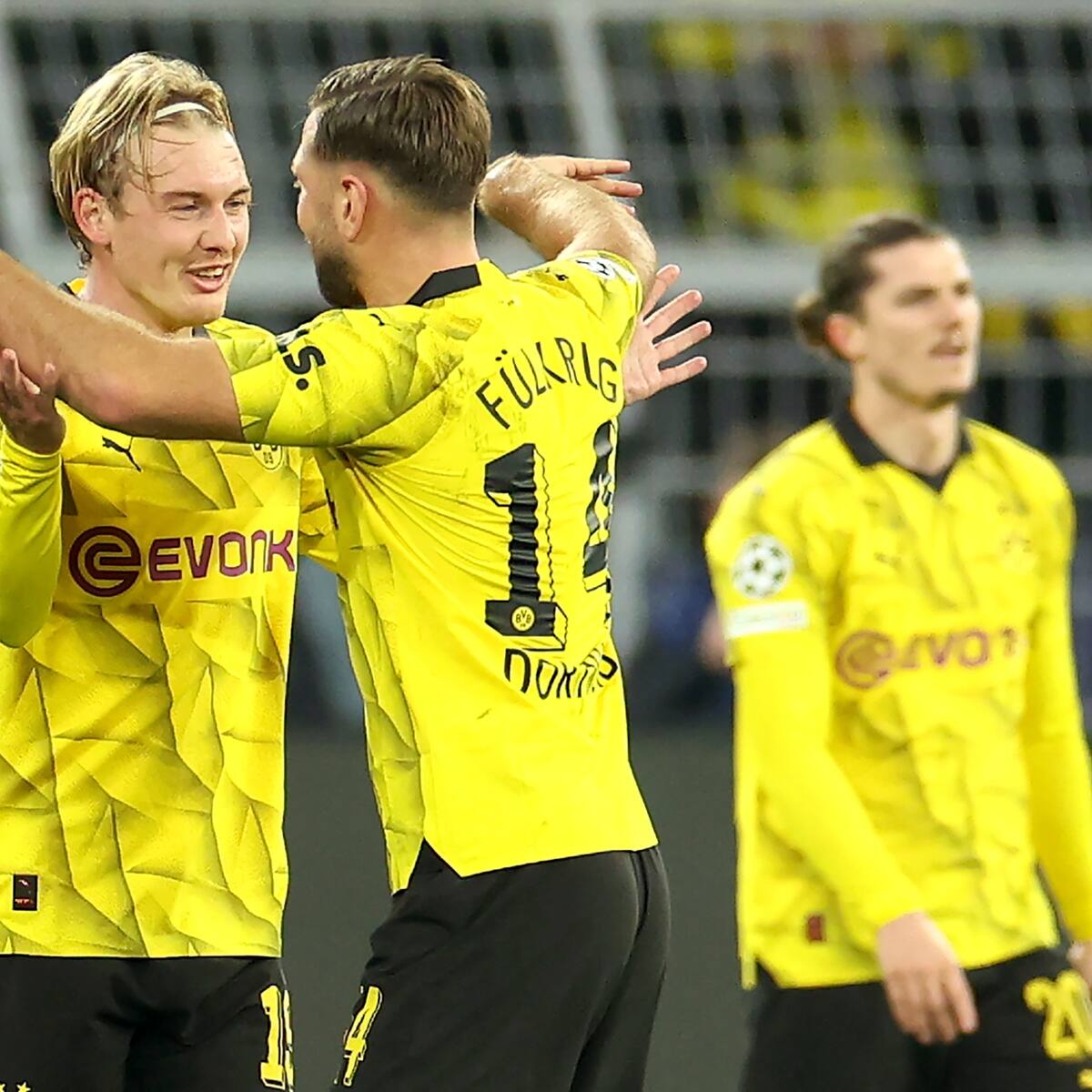 Borussia Dortmund venció 2-0 al Newcastle y es líder parcial del grupo F en Champions