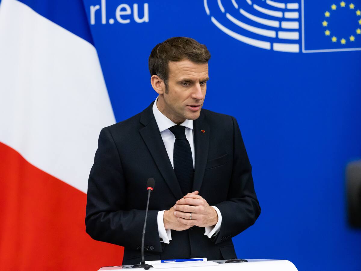 Emmanuel Macron viajará a Rusia y Ucrania ante la crisis en la frontera