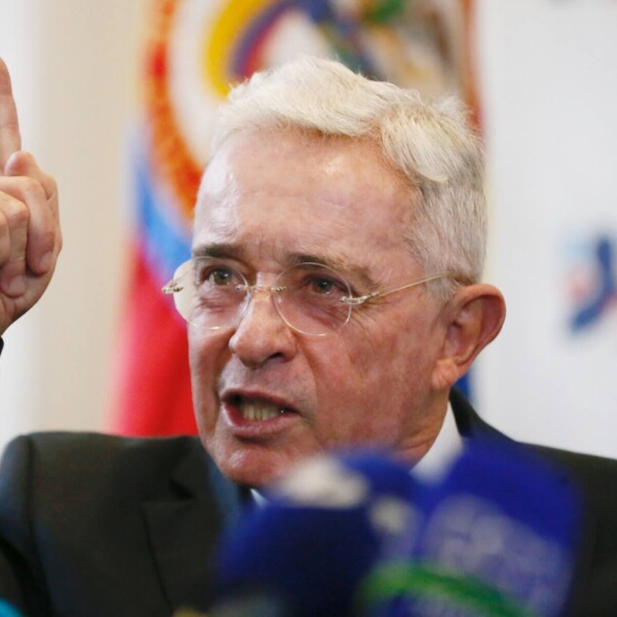 Uribe se reunió con delegados de la CIDH y les entregó documentos sobre su proceso
