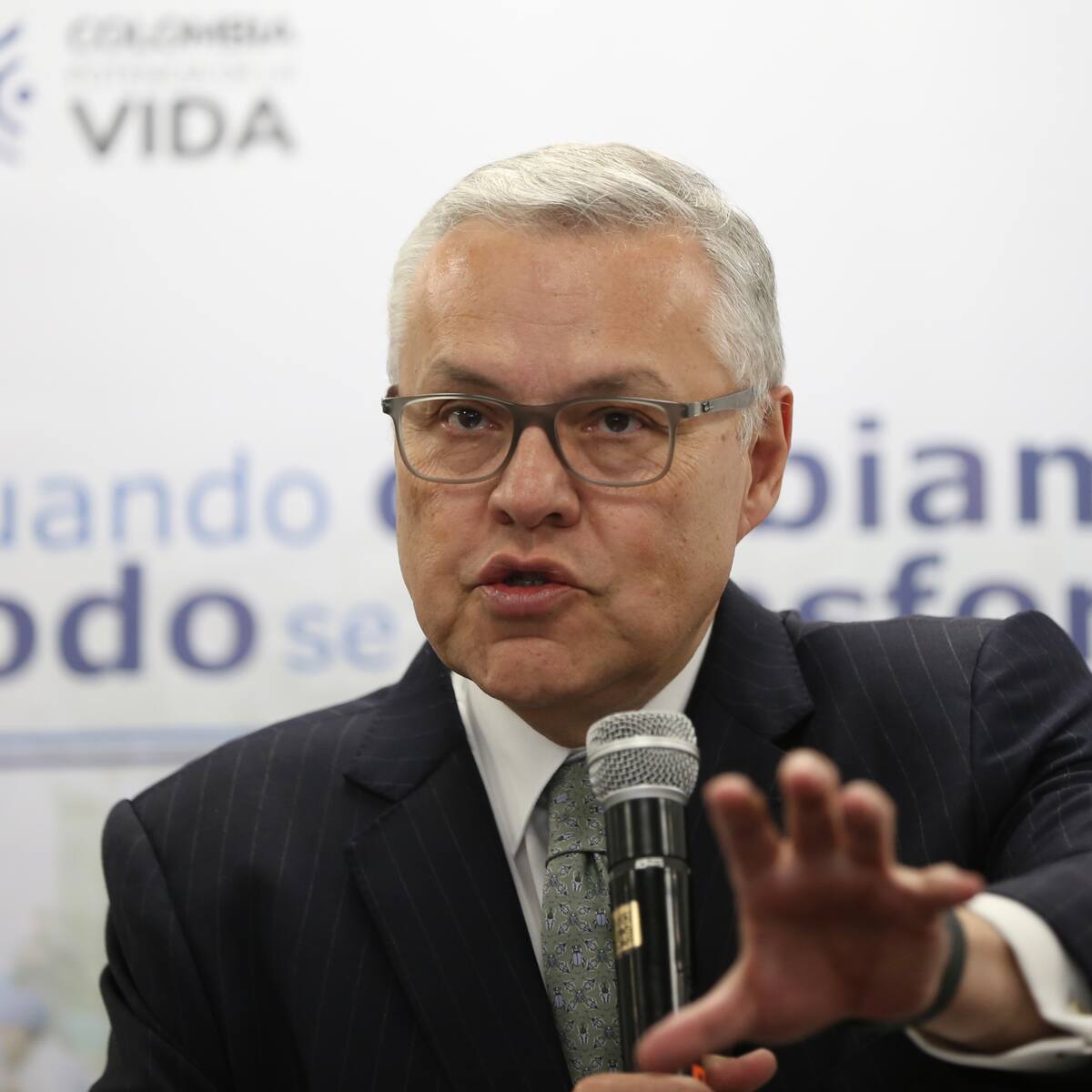 Exministro Néstor Osuna le baja el pulgar a la ley de sometimiento: “no es el momento de esa ley”