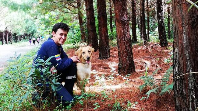 Masha y su guía, adscritos al Grupo K9 del Cuerpo de Bomberos Voluntarios de Popayán . Foto: Bomberos