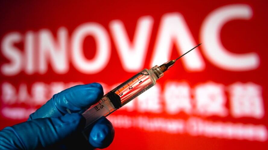 Varias entidades territoriales del país han alertado sobre la escasez de segundas dosis de Sinovac. Foto: Getty Images / RAFAEL HENRIQUE