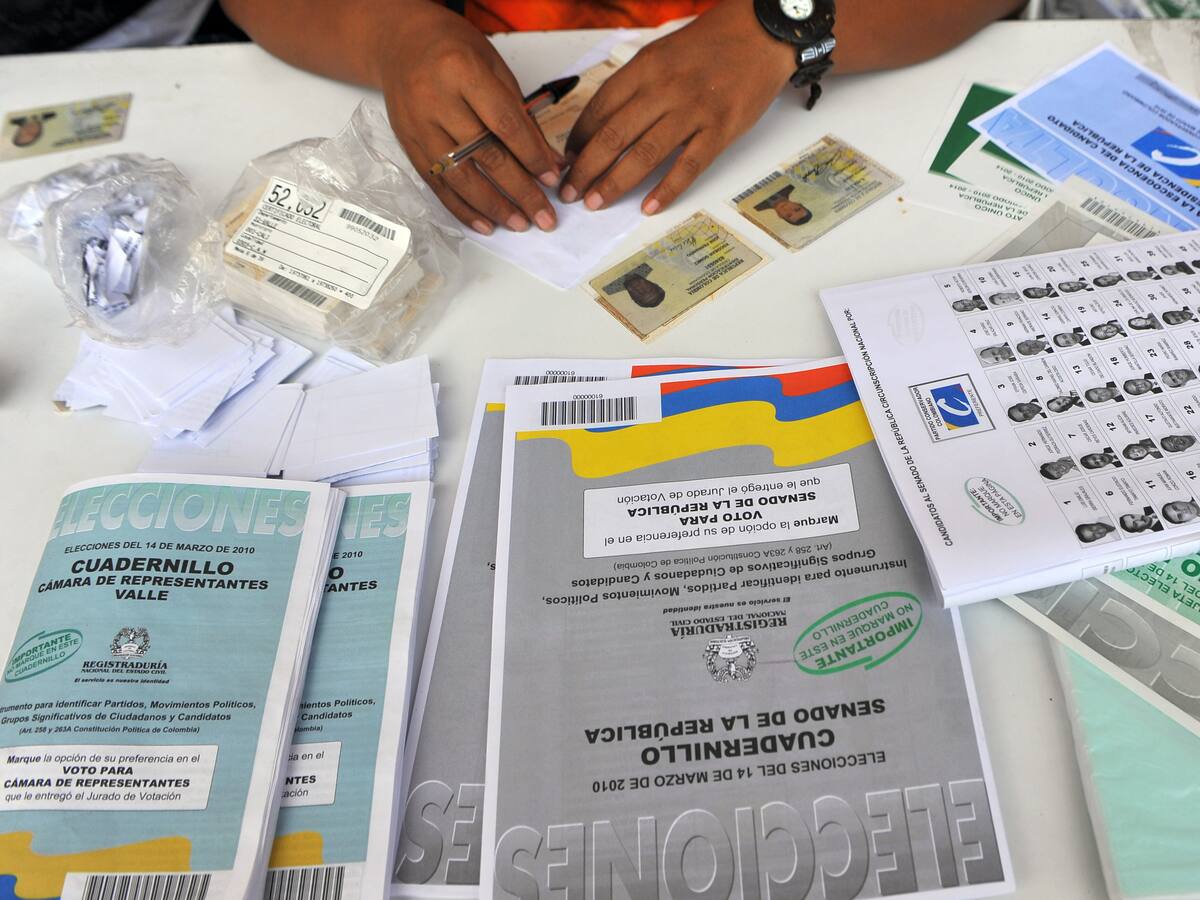Sí habrá huella y firma para las elecciones de 2022 en Colombia: Registraduría