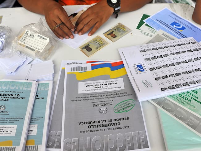 Sí habrá huella y firma para las elecciones de 2022 en Colombia: Registraduría