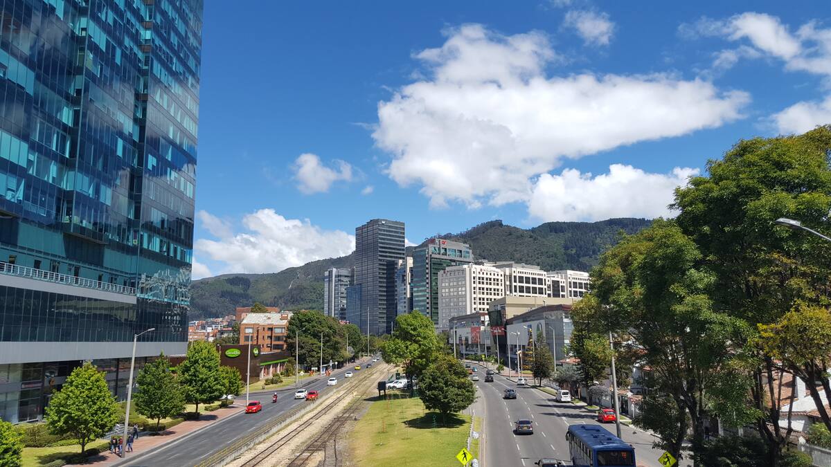 Pico y placa en Bogotá 6 de abril: así funciona la medida para carros particulares y taxis