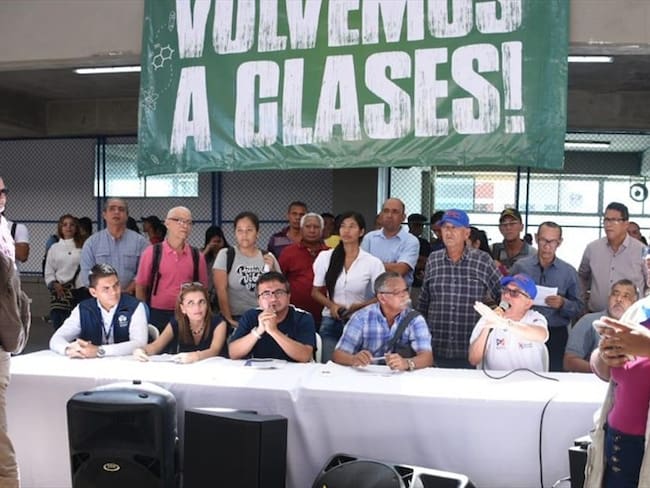 Cierre de la Asamblea multiestamentaria realizada para convocar el reinicio de clases.. Foto: Uniatlántico