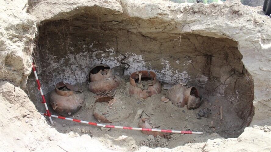 Entre los elementos hallados se encuentran tumbas, vasijas y urnas funerarias, que dan cuenta de la forma de vida y creencias de las comunidades que habitaron este territorio. Foto: Agencia Nacional de Infraestructura