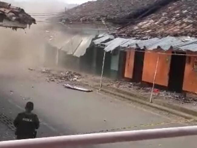Expertos antiexplosivos de la Policía detonaron un artefacto en Caldono, Cauca. Foto: Habitantes de Siberia