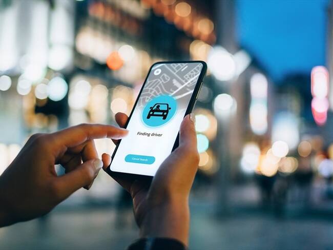 Imagen de referencia de plataformas digitales de transporte. Foto: Getty Images / d3sign