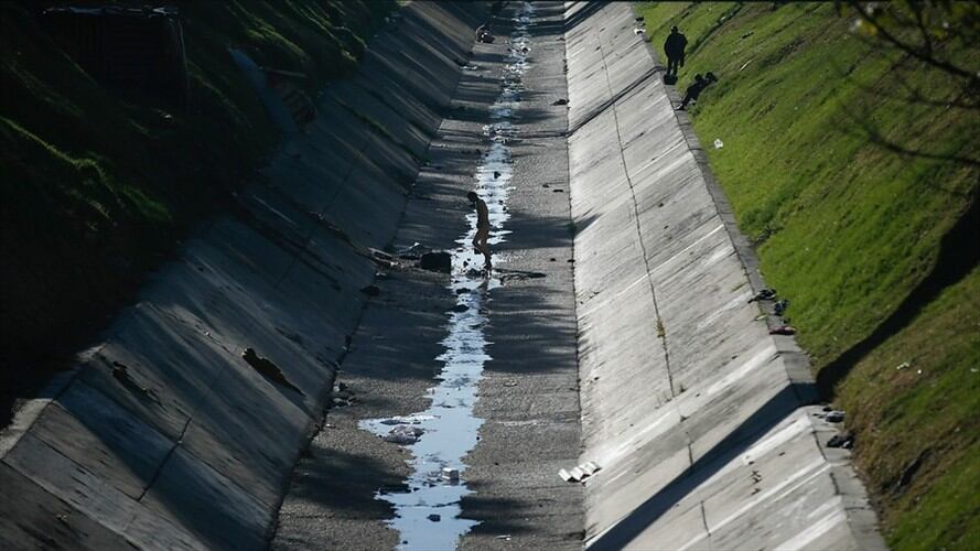 Distrito intervino nuevamente el caño de la calle 6 con 30 . Foto: Colprensa