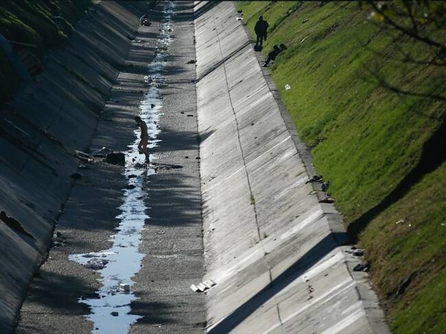 Distrito intervino nuevamente el caño de la calle 6 con 30 . Foto: Colprensa