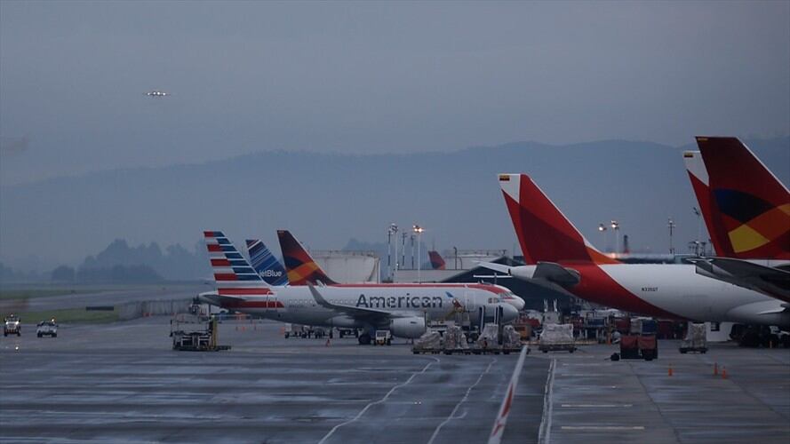 Aerocivil confirmó contratos de mantenimiento en varios aeropuertos del país. Foto: Colprensa