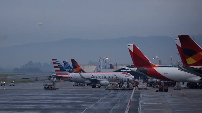 Aerocivil confirmó contratos de mantenimiento en varios aeropuertos del país. Foto: Colprensa