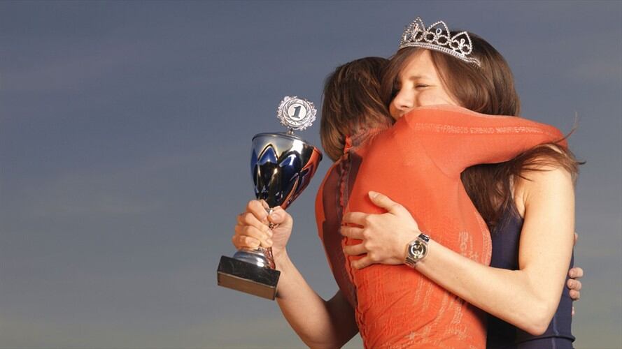 Los afectados asegurando que el hombre ha cometido incumplimientos en sus contratos e inconsistencias.. Foto: Getty Images