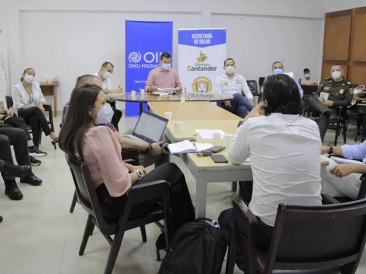 Comenzaron las visitas a centros de acopio en Santander donde estarán las vacunas