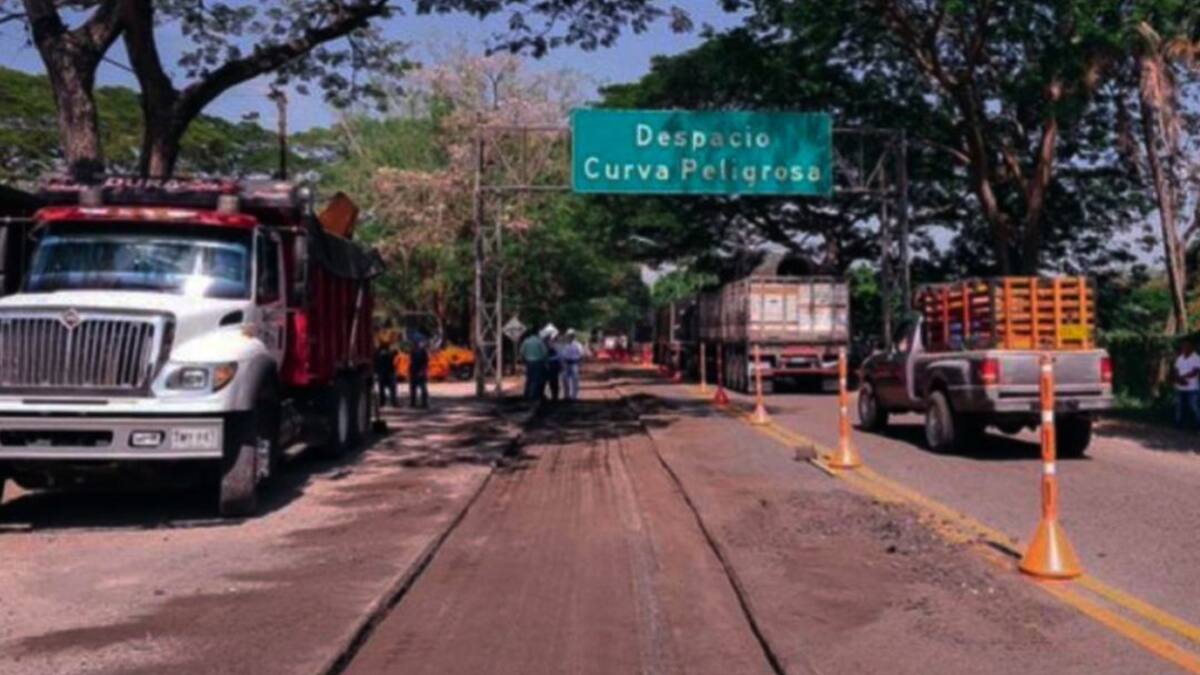 Deslizamiento en Ruta del Sol tiene afectada la movilidad en el importante corredor