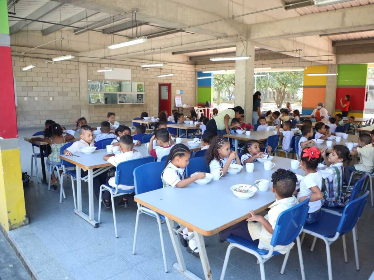 Inició la entrega de raciones alimenticias a beneficiarios del PAE en Santa Marta