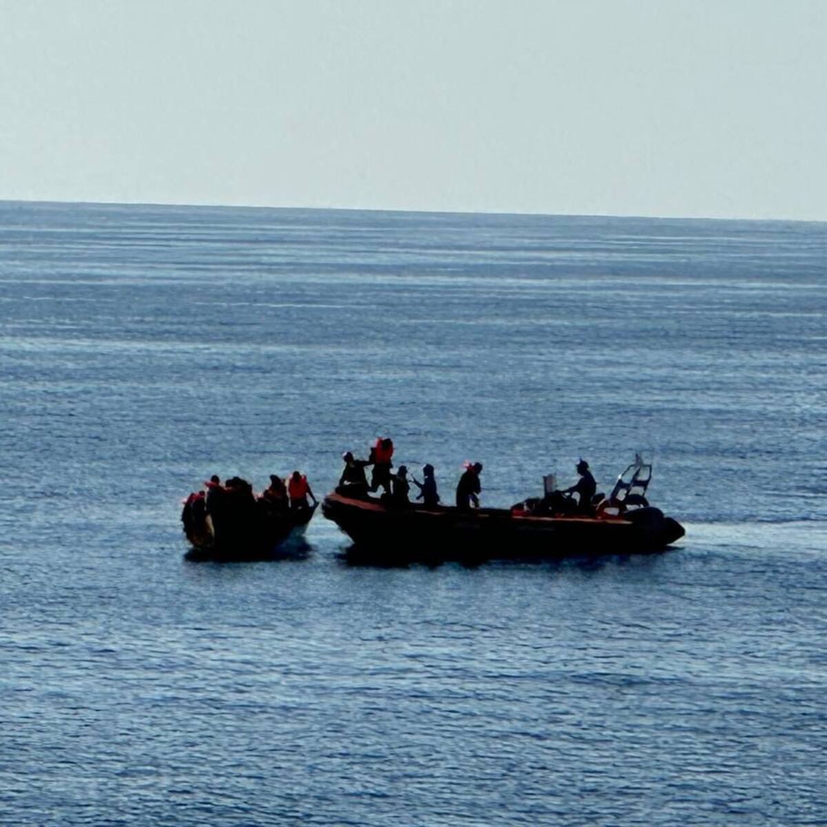 Unos 40 migrantes rescatados y varios muertos frente a costas de Cabo Verde