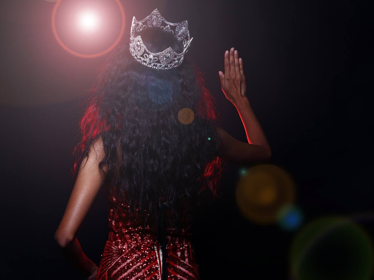 “Las chicas eran masticadas por el ocio del poder”: creadora de la serie Señorita 89