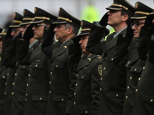 Coronel Ruiz, implicado en caso de casas fiscales de la Policía, salió del país